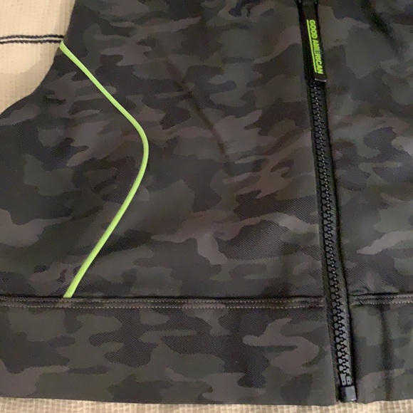 Good American Camo Sports Bra - Picture 6 of 9